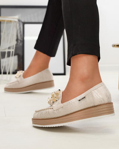 Кремовые женские мокасины с декоративными кристаллами Liscutio- Footwear
