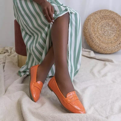 OUTLET Oranžiniai moteriški mokasinai su įspaudais Satoko - Avalynė