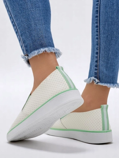 Royalfashion Женские перфорированные слипоны Kassias