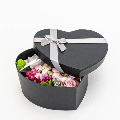 Розовые цветы в коробке Flowerbox