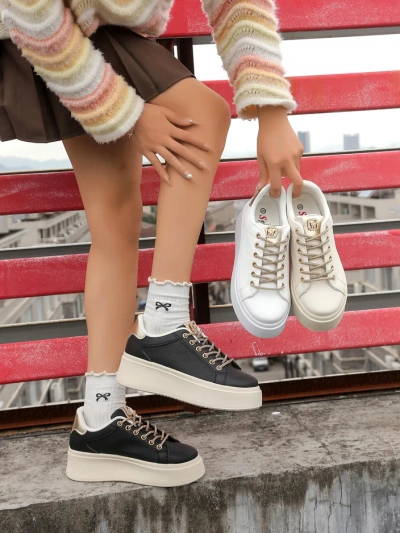 Royalfashion Moteriški sportiniai batai su dekoratyvinėmis raištelėmis Eone