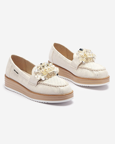 Кремовые женские мокасины с декоративными кристаллами Liscutio- Footwear