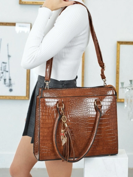 Moteriška pirkinių rankinė iš eko odos su įspaudu Seraphyne