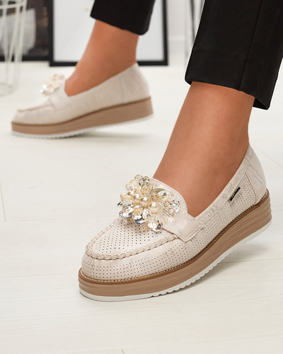 Кремовые женские мокасины с декоративными кристаллами Liscutio- Footwear
