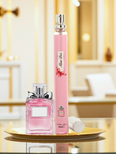 Įkvėpta moteriška parfumuota vandenis Miss