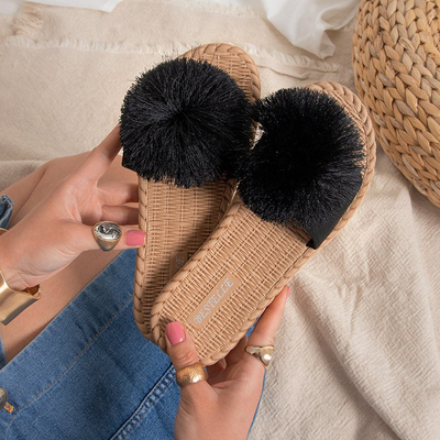 Женские шлепанцы с помпоном в черном цвете Azrail