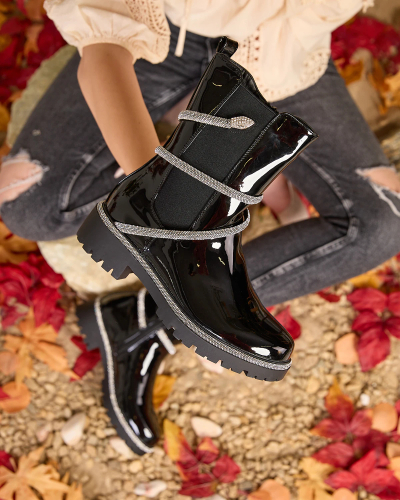 Royalfashion Juodi moteriški lakuoti batai su madingais papuošimais Frosty Glam