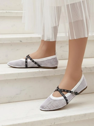 Balerinai Royalfashion Calista Bianca – tinkliniai balti moteriški batai su juodais dirželiais