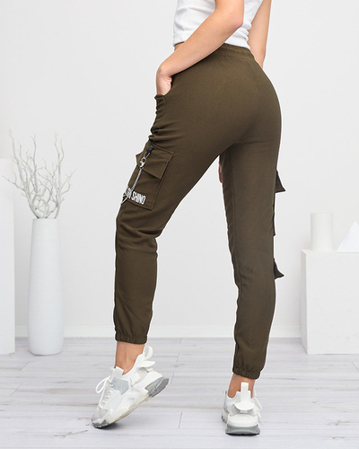 Зеленые женские теплые брюки карго с цепочкой