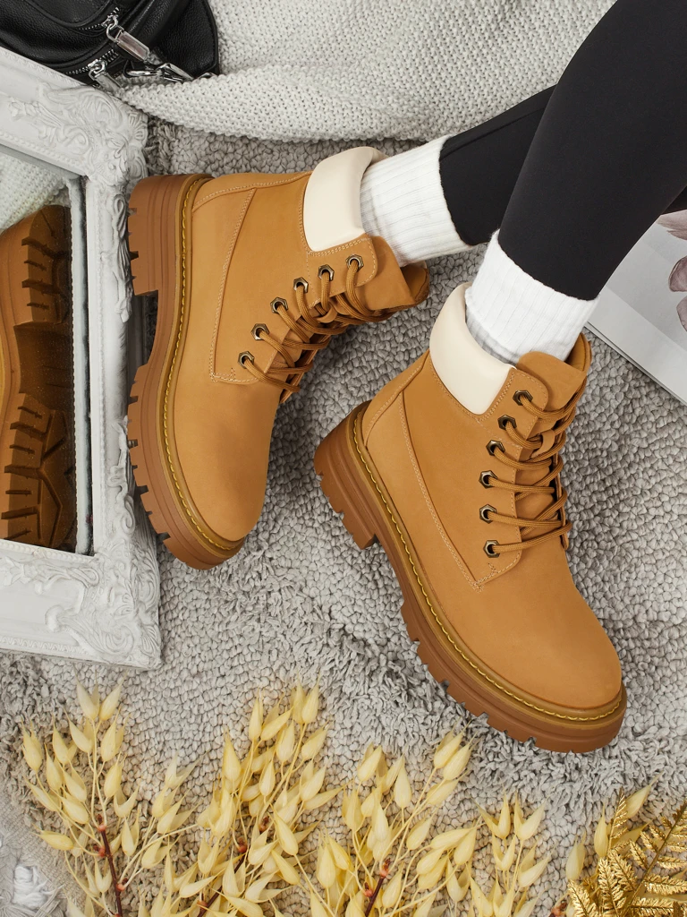 Moteriški aulinukai Avienne