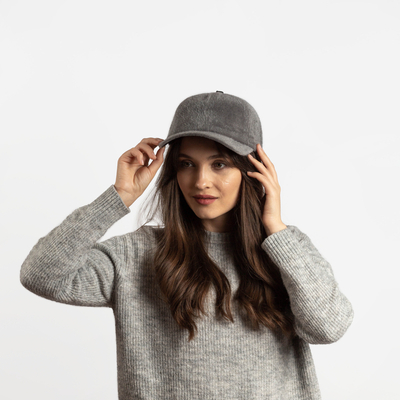 Pilka kailinė kepurė su skydeliu - Caps