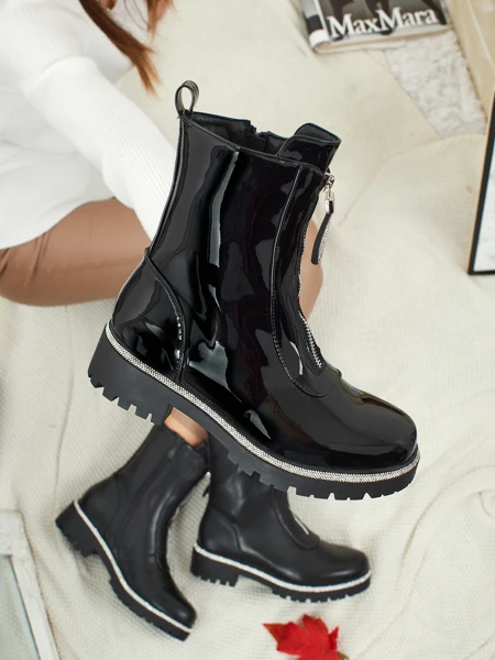 Лакированные экокожаные женские ботинки с цирконами Nuvina