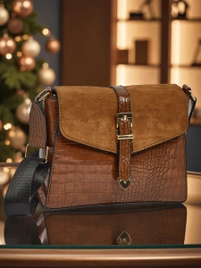 коричневый