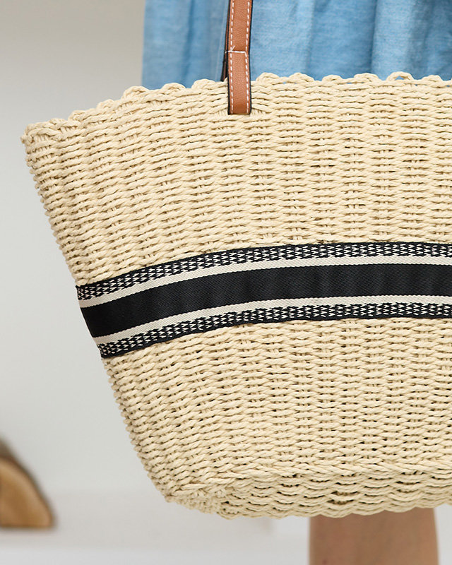 Moteriškas smėlio spalvos šiaudinis paplūdimio krepšys – Priedai