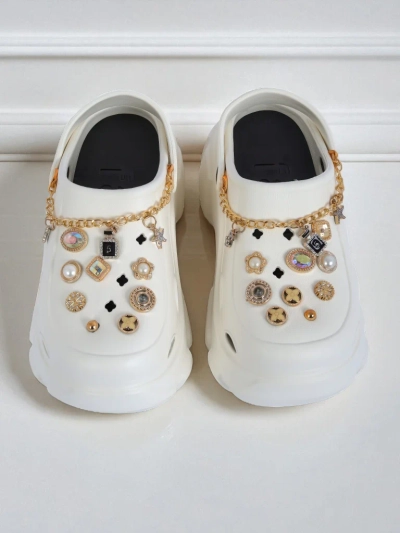 Сандалии Caligae Aurelia Bianca с украшениями chain в стиле glamour