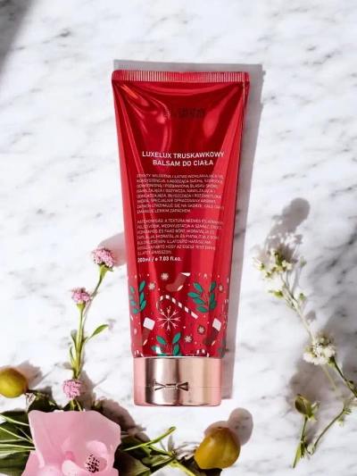 Luxelux Kalėdų kūno balzamas su braškių kvapu 300 ml