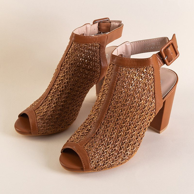 Светло-коричневые женские босоножки на каблуке Tairi