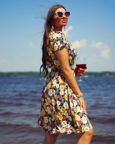Royalfashion Moteriška gėlėta mini suknelė a'la hiszpanka, juodos spalvos