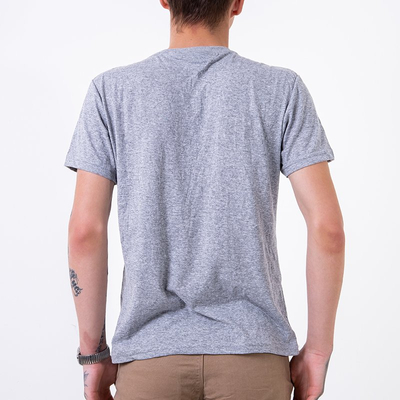 Серая мужская футболка