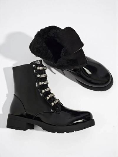 Lakiniai moteriški aulinukai suvarstomi Fjorra