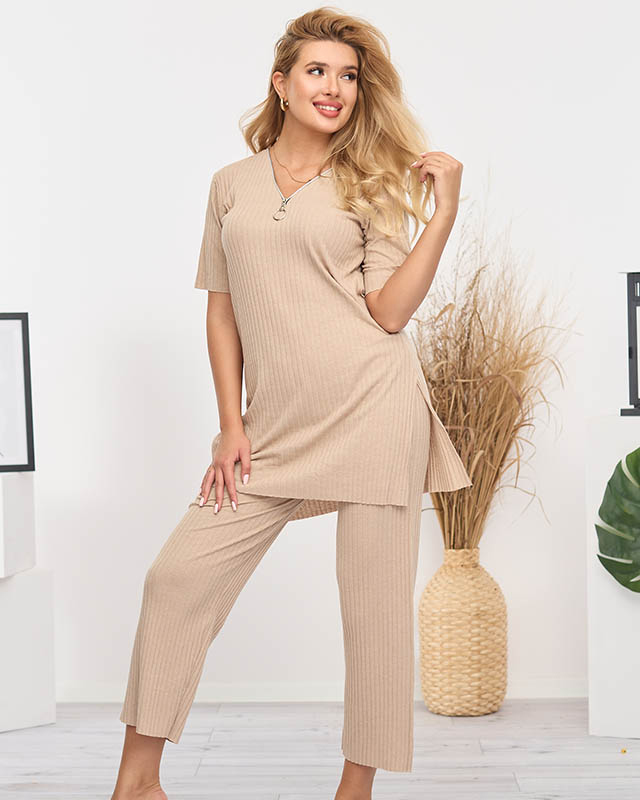 Женский комплект бежевого цвета в рубчике