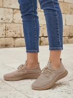 коричневый