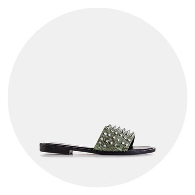 Žalios moteriškos šlepetės su „Maurella“ smeigėmis ir purkštukais - Avalynė