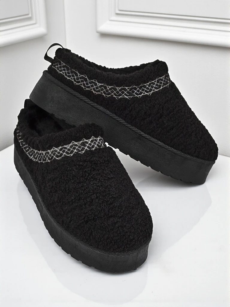 Короткие женские ботинки под снегоходы с овчиной Frost Veil