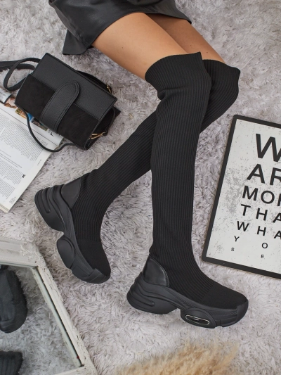 Ilgi moteriški užtraukiami ilgaauliai su storu padu Ravmora