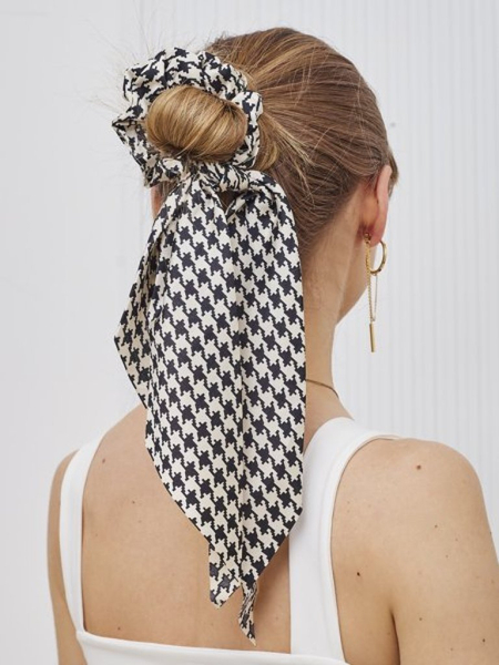 Royalfashion Резинка для волос с лентой в клетку Kratella