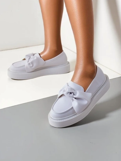 Royalfashion Elegantiškos moteriškos mokasinos su kaspinu Ortto