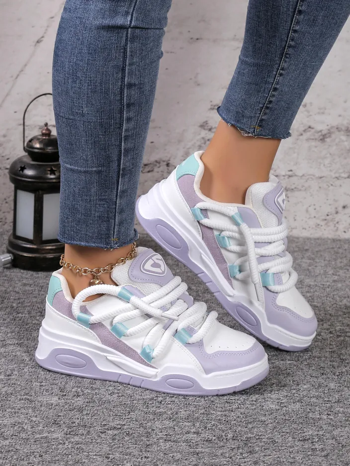 Женские спортивные кроссовки Royalfashion с декоративными шнурками Clesiv