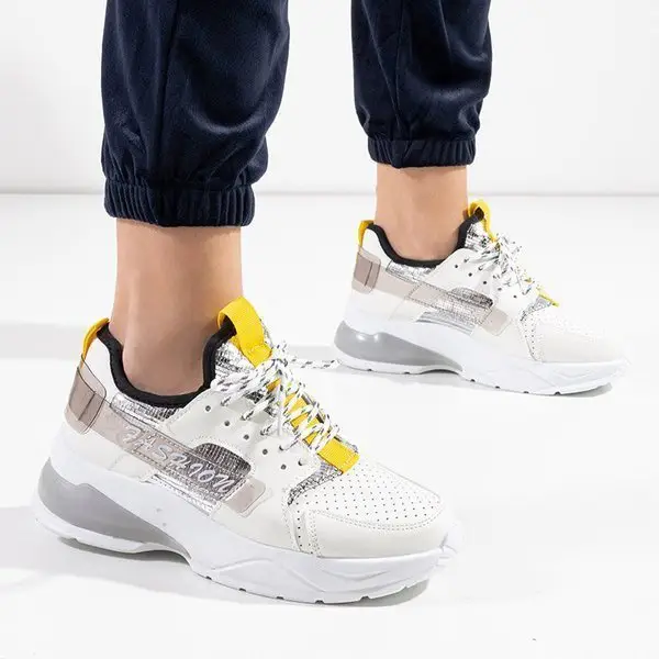 OUTLET Белые женские спортивные кроссовки с серебряными вставками Tadea - Обувь