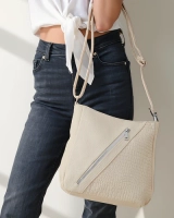 Šviesiai smėlio spalvos || smėlio spalvos