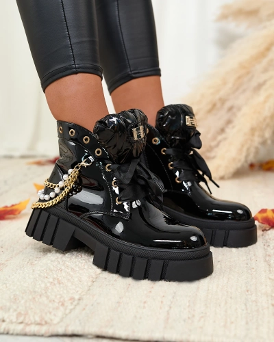 Royalfashion Moteriški lakuoti apšiltinti batai juodos spalvos Dahaff