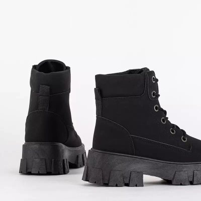 OUTLET Женские черные походные ботинки из матовой экокожи Retika - Обувь