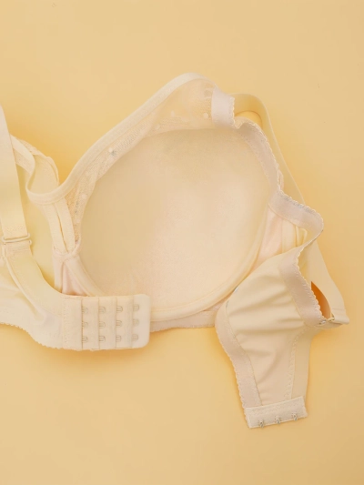 Royalfashion moterims skirtas paminkštintas liemenukas su nėriniais