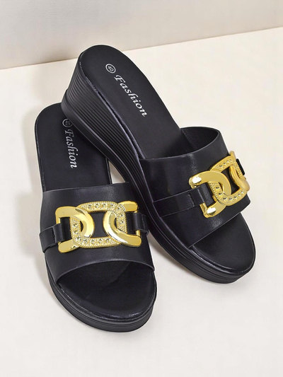 Royalfashion Женские босоножки на танкетке Nolia