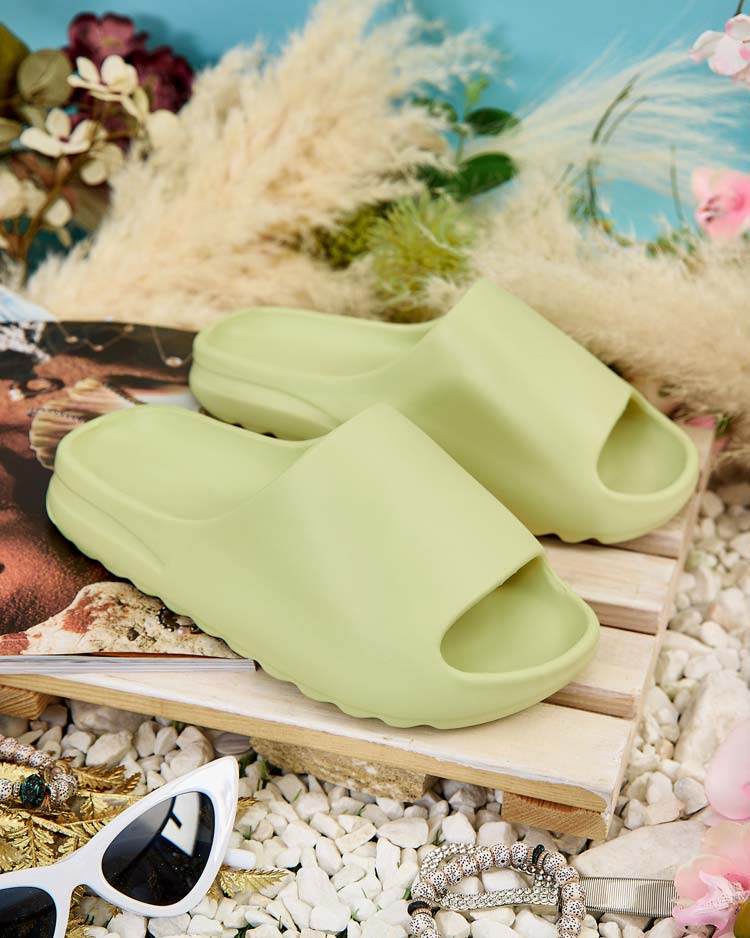 Royalfashion Женские резиновые шлепанцы Getter