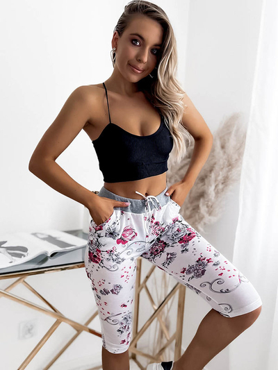 Moteriški 3/4 ilgio rožiniai ir balti šortai PLIUS DYDIS - Drabužiai