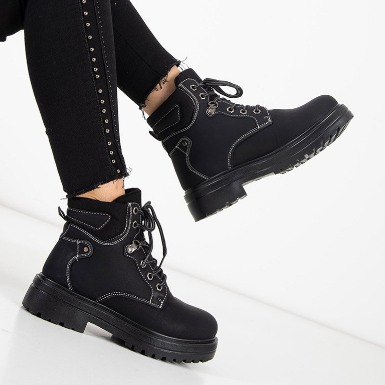 Juodi moteriški batai su izoliacija „Paventia“ - Batai