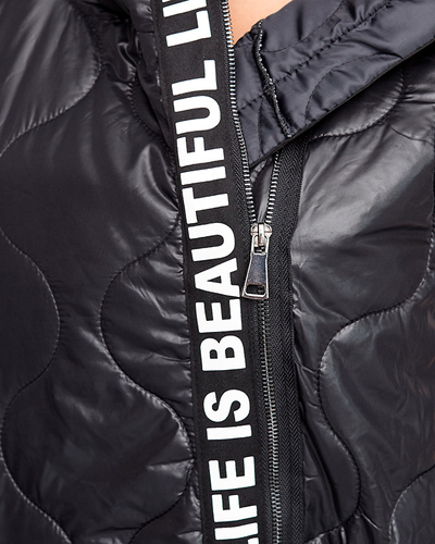 Черный длинный стеганый жилет с принтом