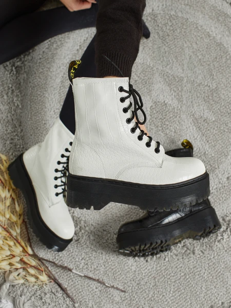 Moteriški aulinukai-batai Arvessa su įspaudu