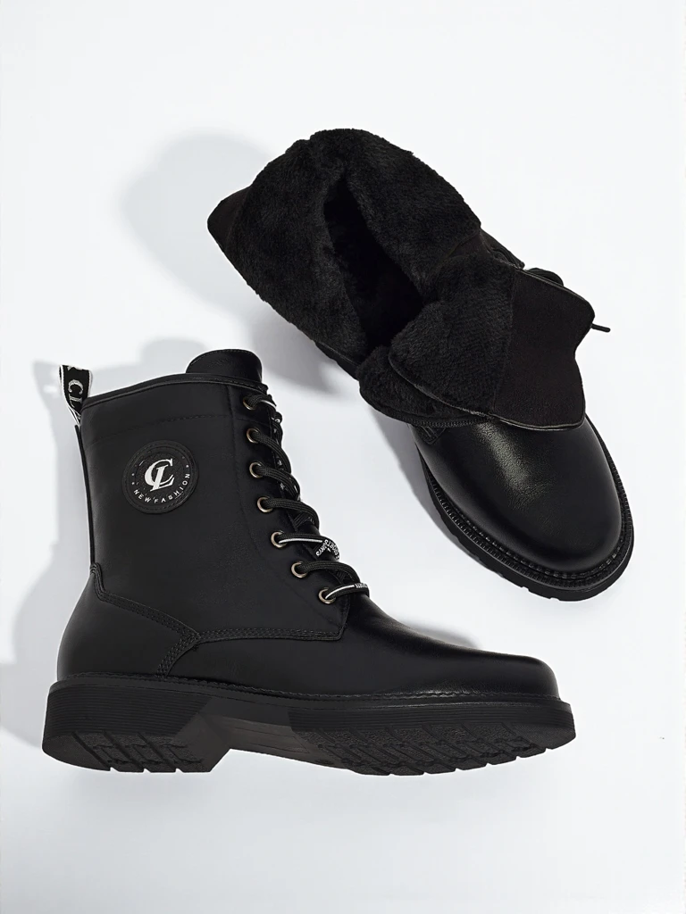 Eko odos aulinukai suvarstomi Tavira