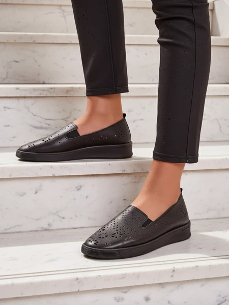 Juoda Elegancijos Ikona