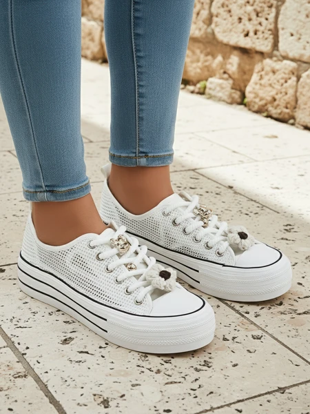 Кроссовки Royalfashion для женщин с перфорацией и украшениями Osdo