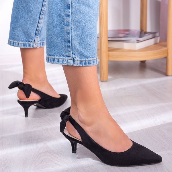 Czarne sandały na szpilce ze szpiczastym noskiem Katmandu - Obuwie