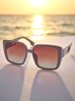 коричневый