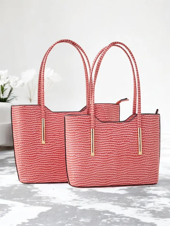 Royalfashion Dvigubo lakavimo odos rankinė su reljefu