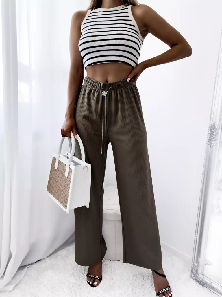 Зеленые женские широкие ребристые брюки - Одежда